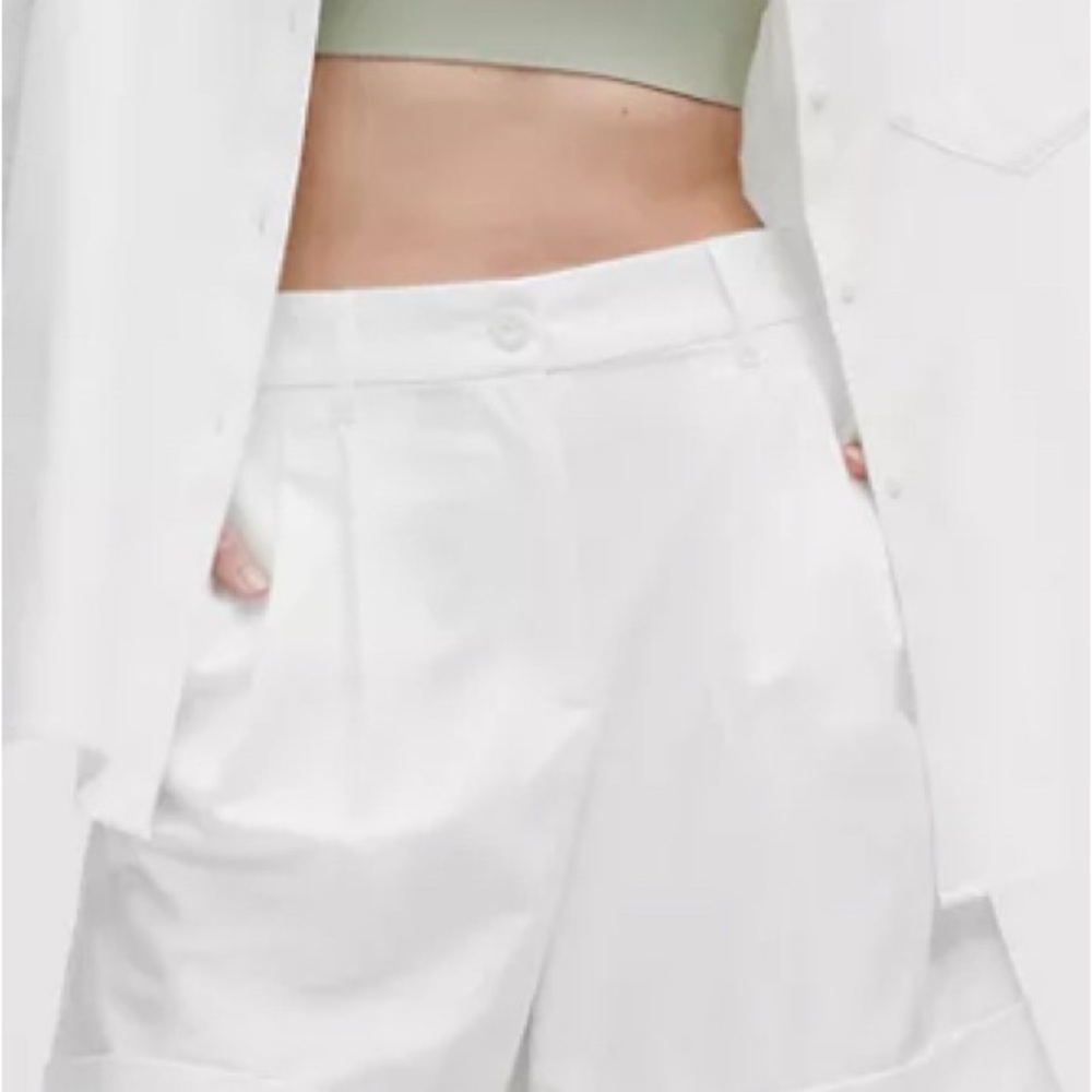 Lululemon Athletica White Women's Bermudas